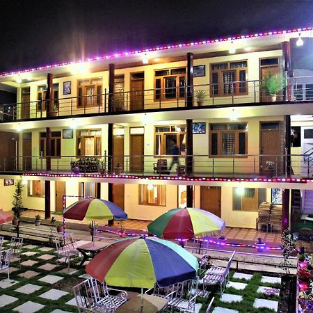 Hotel Chetna Manāli Exteriér fotografie