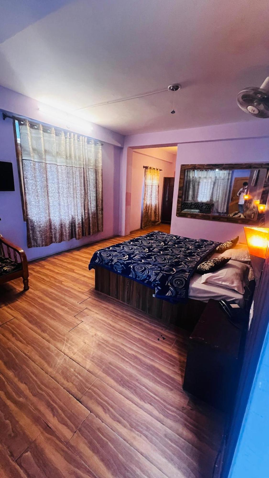 Hotel Chetna Manāli Exteriér fotografie