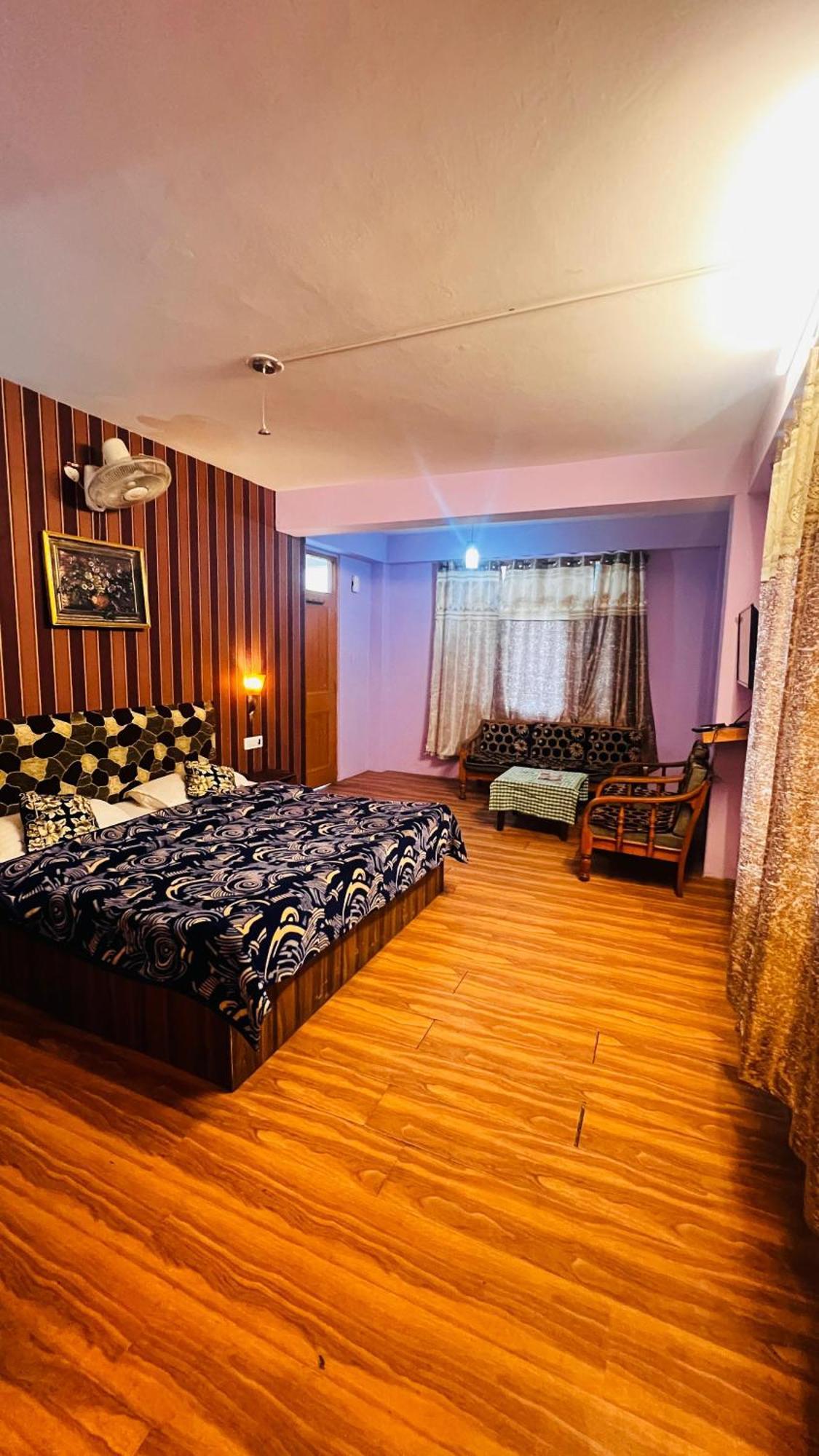 Hotel Chetna Manāli Exteriér fotografie