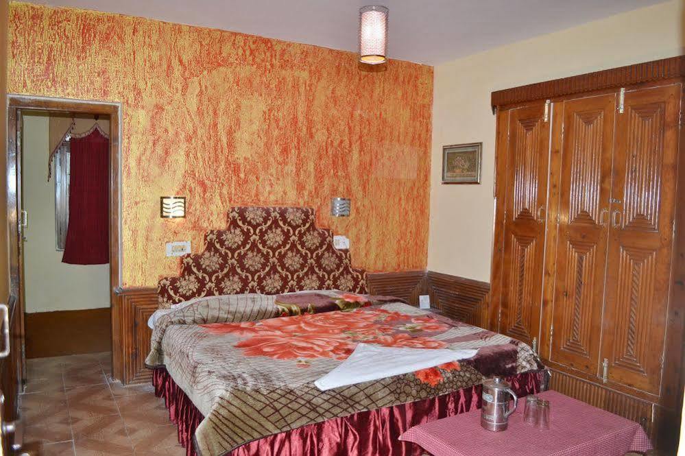 Hotel Chetna Manāli Exteriér fotografie