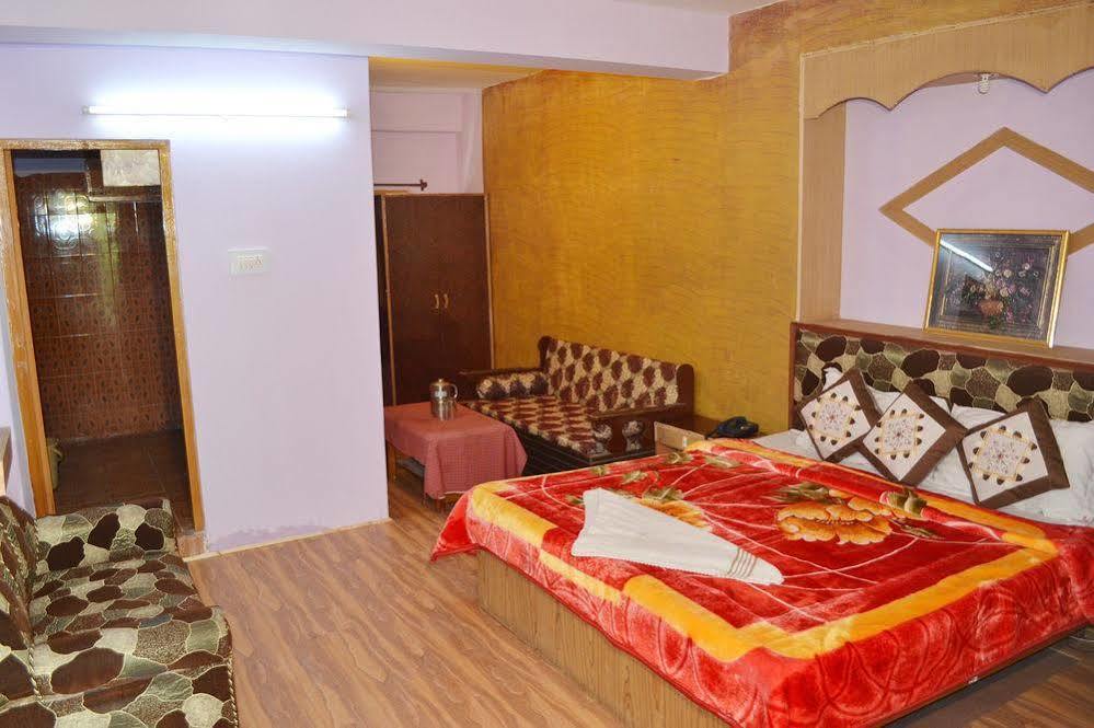 Hotel Chetna Manāli Exteriér fotografie