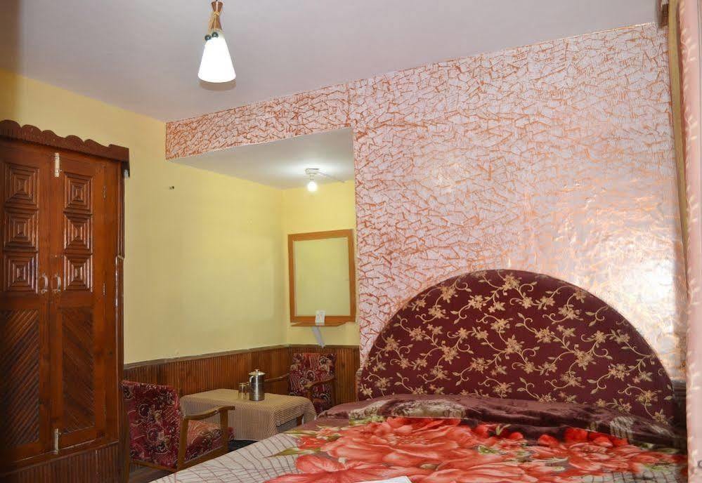 Hotel Chetna Manāli Exteriér fotografie
