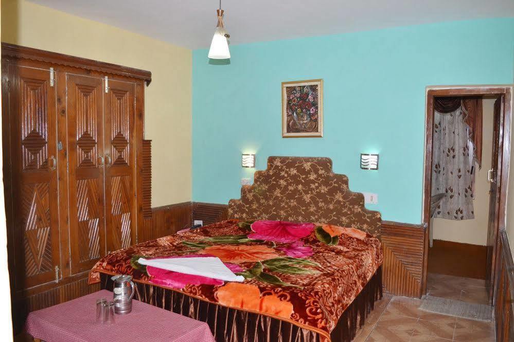 Hotel Chetna Manāli Exteriér fotografie
