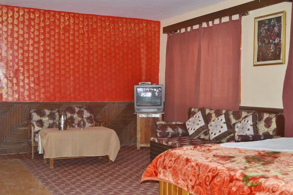 Hotel Chetna Manāli Exteriér fotografie