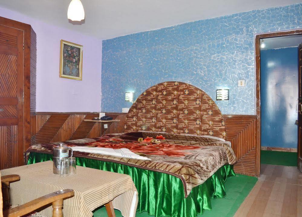 Hotel Chetna Manāli Exteriér fotografie