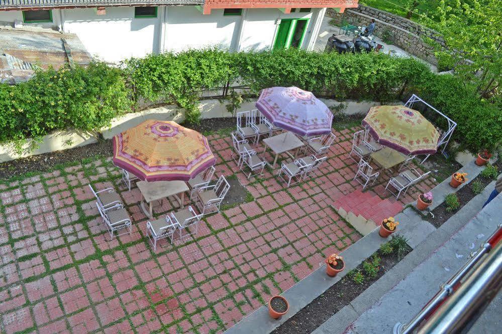 Hotel Chetna Manāli Exteriér fotografie