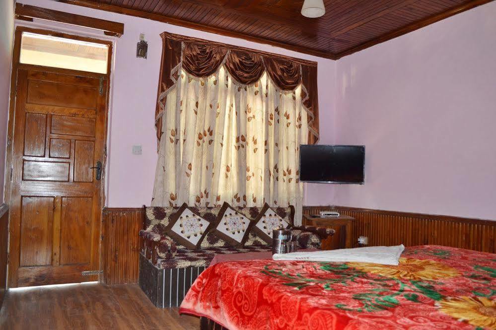 Hotel Chetna Manāli Exteriér fotografie