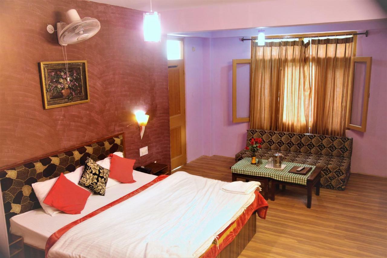 Hotel Chetna Manāli Exteriér fotografie
