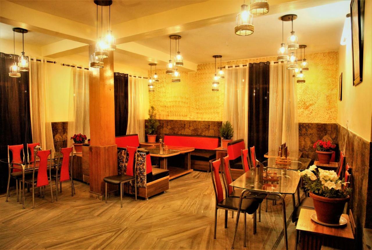 Hotel Chetna Manāli Exteriér fotografie