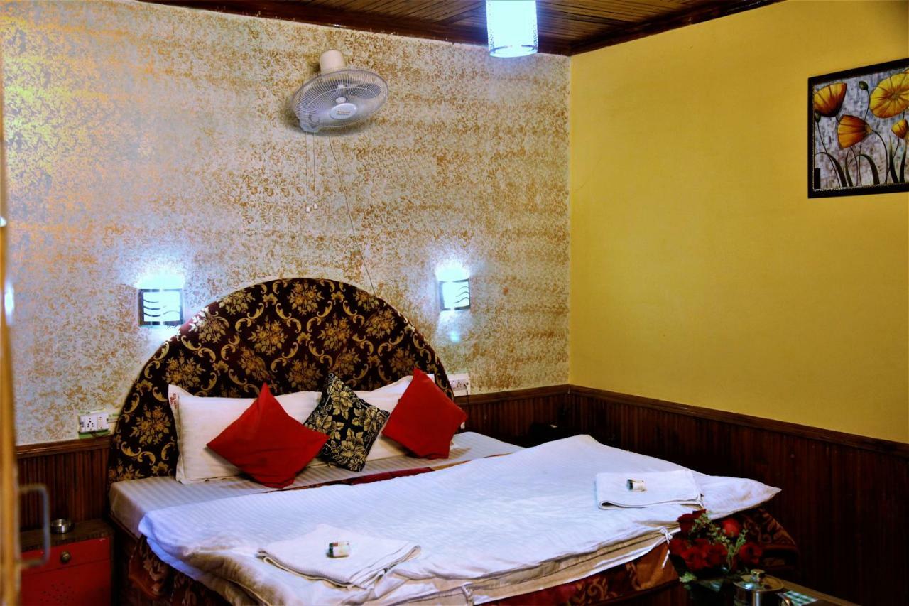 Hotel Chetna Manāli Exteriér fotografie
